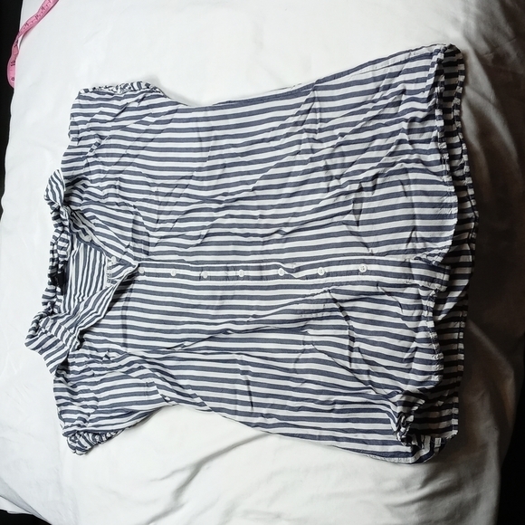 Forever 21 size small womens button down blouse with tie back - Picture 1 of 9